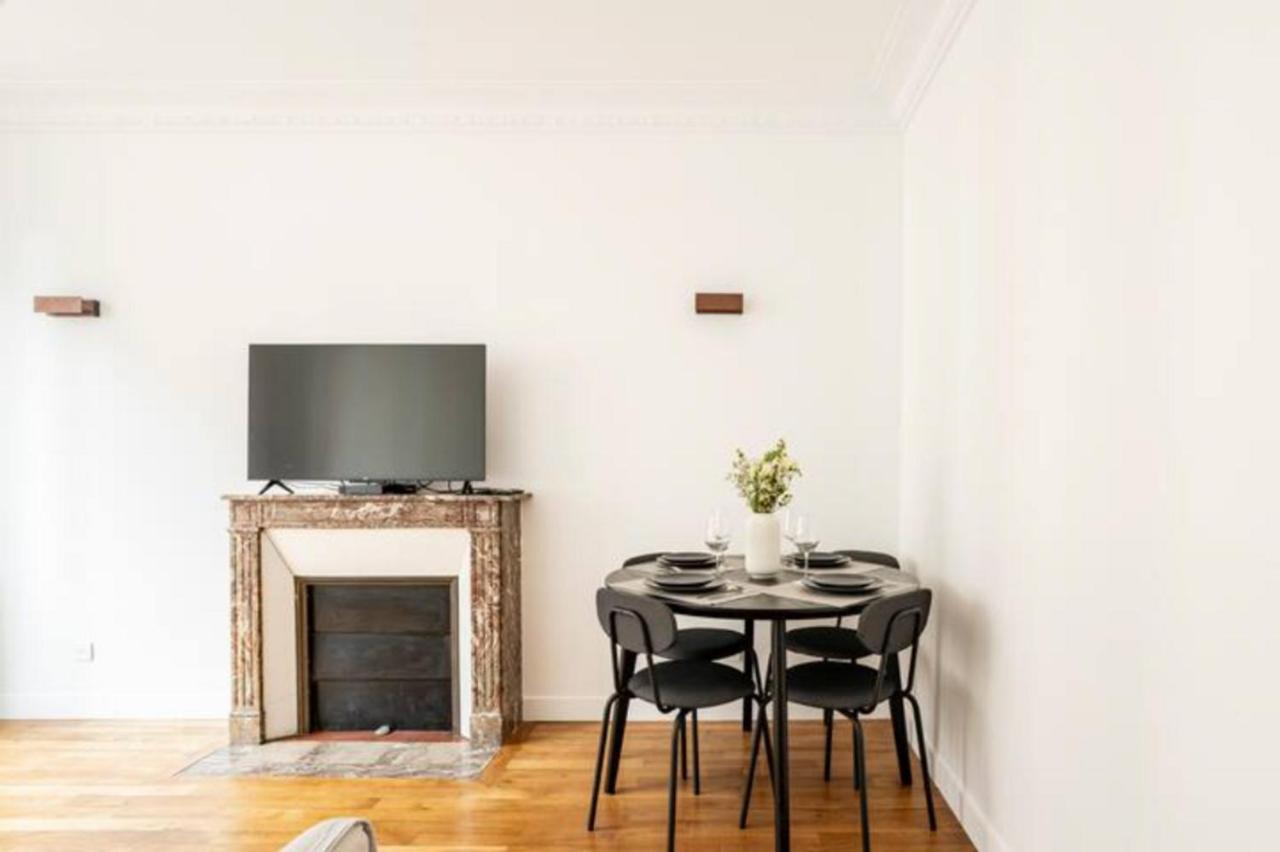 The Square, Paris-Asnieres, Private Apartment With Bedroom And Living Room Extérieur photo